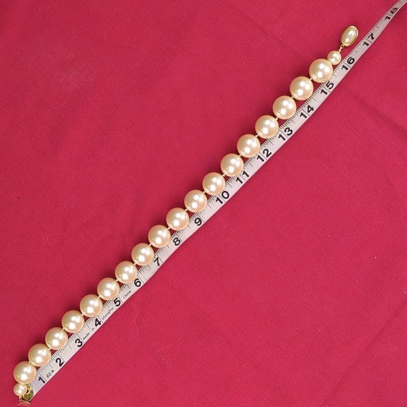 Vintage Oversized Faux Pearl Statement Necklace and Earrings Set - Picture 8 of 10
